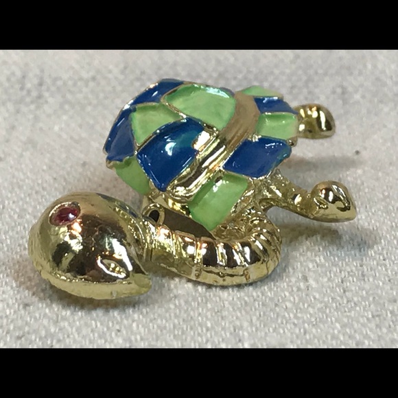 Gold Tone Enamel Turtle brooch~Costume Jewelry - Picture 8 of 8